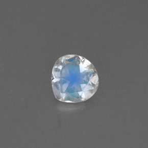 Pietra di luna arcobaleno naturale bianco da 0,52 ct, taglio a pera, VS