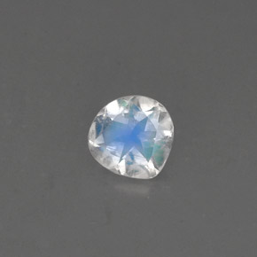 Pietra di luna arcobaleno naturale bianco da 0,52 ct, taglio a pera, VS