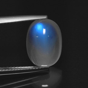 Pietra di luna arcobaleno Blu bianco naturale da 5.09 ct, Taglio ovale, Traslucido