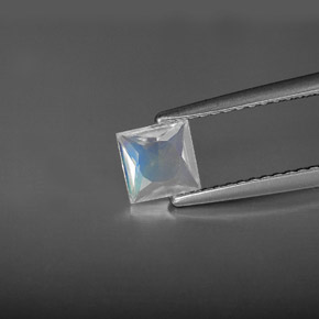 Pietra di luna arcobaleno Blu bianco naturale da 0.53 ct, Quadrato, VS