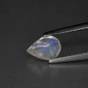 Pietra di luna arcobaleno Blu bianco naturale da 0.77 ct, Forma a pera, VS