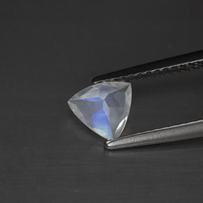 Pietra di luna arcobaleno naturale bianco da 0,52 ct, trillion, VS