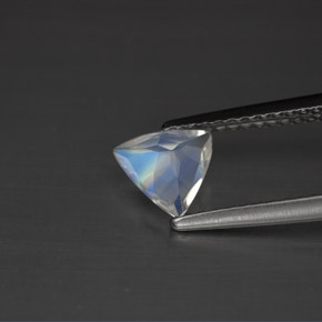 Pietra di luna arcobaleno naturale bianco da 0,57 ct, trillion, VS