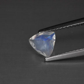 Pietra di luna arcobaleno Blu bianco naturale da 0.50 ct, Taglio trillion, VS