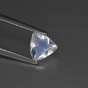 Pietra di luna arcobaleno Blu bianco naturale da 0.55 ct, Taglio trillion, VS