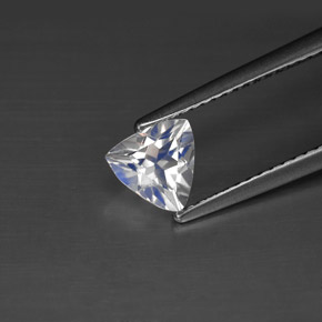 Pietra di luna arcobaleno Blu bianco naturale da 0.60 ct, Taglio trillion, VS