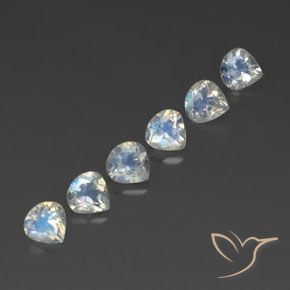 Gemme di Pietra di luna arcobaleno Bianco bluastro naturale da 2.30 ct, Forma a pera, Trasparente