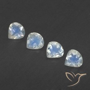 Gemme di Pietra di luna arcobaleno Bianco bluastro naturale da 1.37 ct, Forma a pera, Trasparente