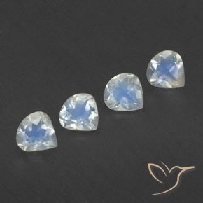 Gemme di Pietra di luna arcobaleno Bianco bluastro naturale da 1.37 ct, Forma a pera, Trasparente