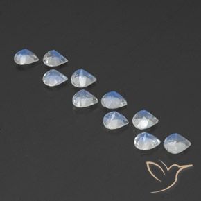 Gemme di Pietra di luna arcobaleno Bianco bluastro naturale da 3.30 ct, Forma a pera, Trasparente
