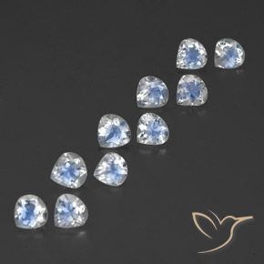 Gemme di Pietra di luna arcobaleno Bianco bluastro naturale da 3.77 ct, Forma a pera, Trasparente