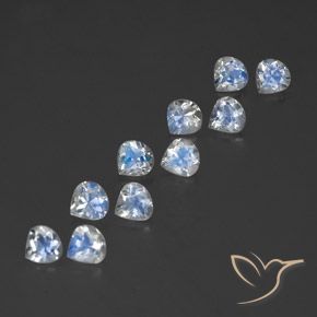 Gemme di Pietra di luna arcobaleno Bianco bluastro naturale da 3.81 ct, Forma a pera, Trasparente