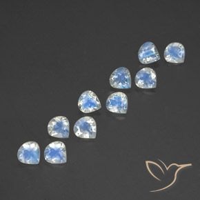 Gemme di Pietra di luna arcobaleno Bianco bluastro naturale da 3.71 ct, Forma a pera, Trasparente