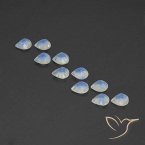 Gemme di Pietra di luna arcobaleno Bianco bluastro naturale da 3.71 ct, Forma a pera, Trasparente