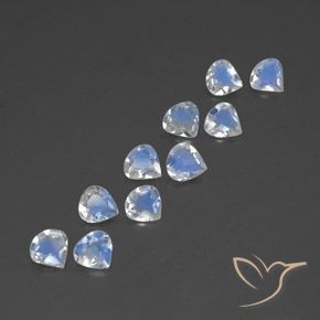 Gemme di Pietra di luna arcobaleno Bianco bluastro naturale da 2.85 ct, Forma a pera, Trasparente