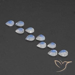 Gemme di Pietra di luna arcobaleno Bianco bluastro naturale da 3.13 ct, Forma a pera, Trasparente