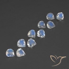 Gemme di Pietra di luna arcobaleno Bianco bluastro naturale da 2.68 ct, Forma a pera, Trasparente