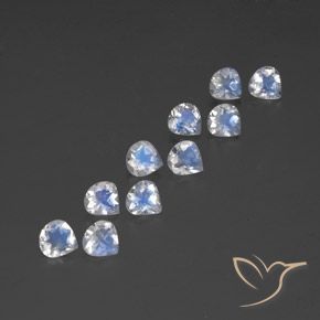 Gemme di Pietra di luna arcobaleno Bianco bluastro naturale da 3.48 ct, Forma a pera, Trasparente