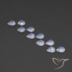Gemme di Pietra di luna arcobaleno Bianco bluastro naturale da 3.48 ct, Forma a pera, Trasparente