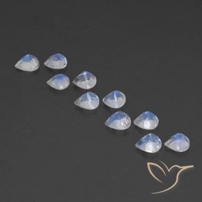 Gemme di Pietra di luna arcobaleno Bianco bluastro naturale da 3.78 ct, Forma a pera, Trasparente