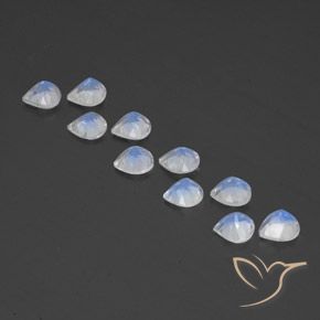 Gemme di Pietra di luna arcobaleno Bianco bluastro naturale da 3.83 ct, Forma a pera, Trasparente