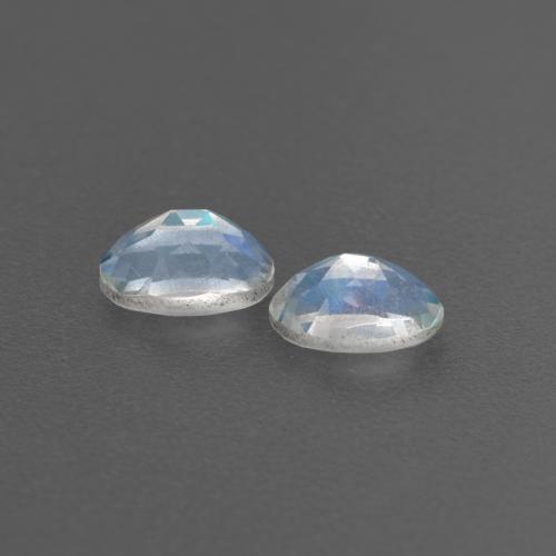 Gemme di Pietra di luna arcobaleno Bianco bluastro naturale da 0.58 ct, Taglio ovale, Trasparente