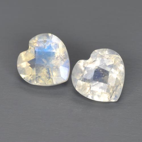 Gemme di Pietra di luna arcobaleno Bianco bluastro naturale da 1.35 ct, A forma di cuore, Trasparente