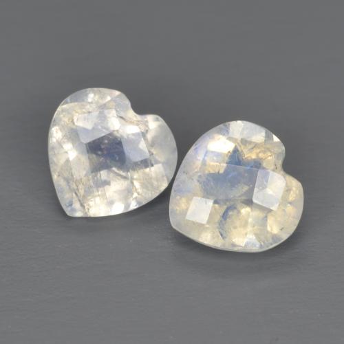 Gemme di Pietra di luna arcobaleno Bianco bluastro naturale da 1.35 ct, A forma di cuore, Trasparente