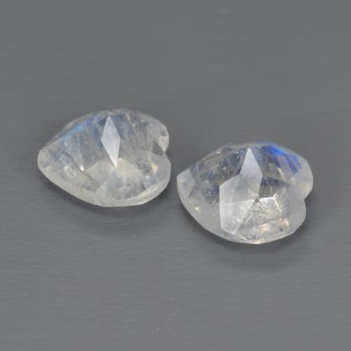 Gemme di Pietra di luna arcobaleno Bianco bluastro naturale da 1.35 ct, A forma di cuore, Trasparente