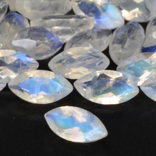 Pietra di luna arcobaleno Bianco bluastro naturale da 0.29 ct, Taglio marquise, Trasparente