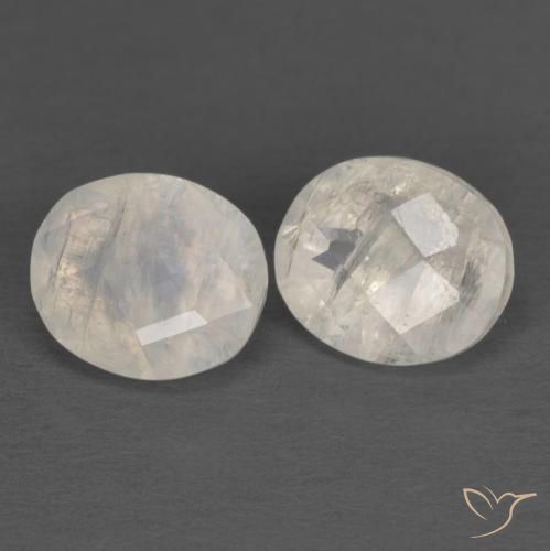 Gemme di Pietra di luna arcobaleno Bianco bluastro naturale da 2.17 ct, Ovale, Traslucido