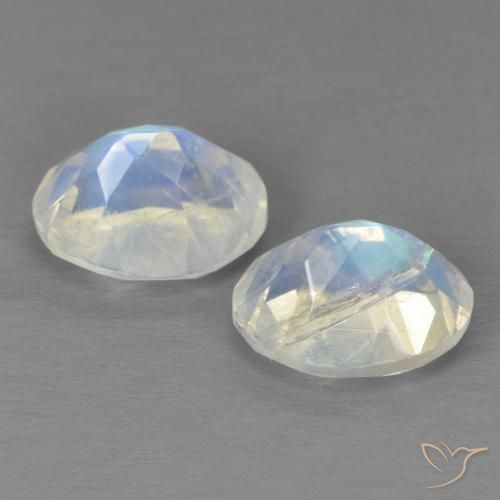 Gemme di Pietra di luna arcobaleno Bianco bluastro naturale da 3.92 ct, Ovale, Trasparente