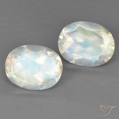 Gemme di Pietra di luna arcobaleno Bianco bluastro naturale da 4.18 ct, Ovale, Trasparente