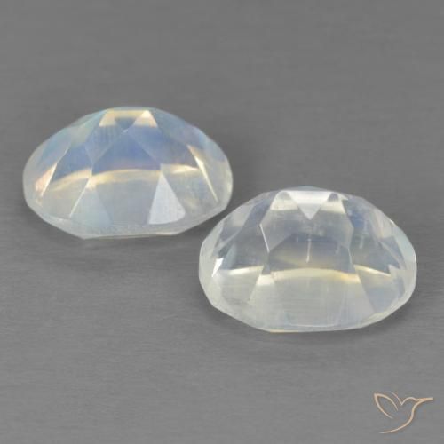 Gemme di Pietra di luna arcobaleno Bianco bluastro naturale da 4.18 ct, Ovale, Trasparente