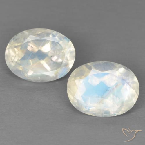 Gemme di Pietra di luna arcobaleno Bianco bluastro naturale da 3.96 ct, Ovale, Trasparente