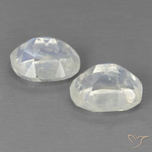 Gemme di Pietra di luna arcobaleno Bianco bluastro naturale da 3.90 ct, Ovale, Trasparente