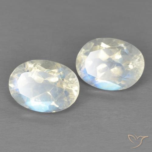 Gemme di Pietra di luna arcobaleno Bianco bluastro naturale da 2.87 ct, Ovale, Trasparente