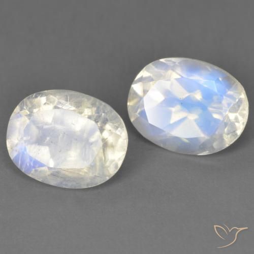 Gemme di Pietra di luna arcobaleno Bianco bluastro naturale da 3.87 ct, Ovale, Trasparente