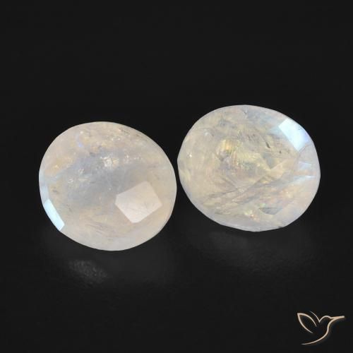 Gemme di Pietra di luna arcobaleno Bianco bluastro naturale da 2.37 ct, Ovale, Traslucido