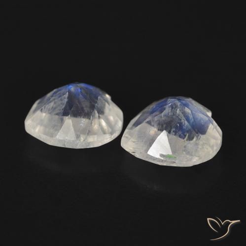 Gemme di Pietra di luna arcobaleno Bianco bluastro naturale da 1.21 ct, Cuore, Trasparente
