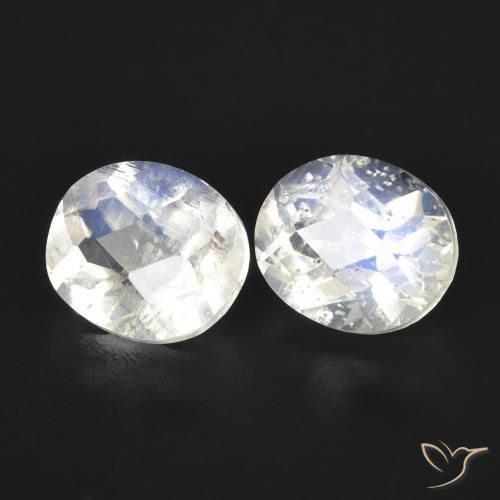 Gemme di Pietra di luna arcobaleno Bianco bluastro naturale da 2.31 ct, Ovale, Trasparente