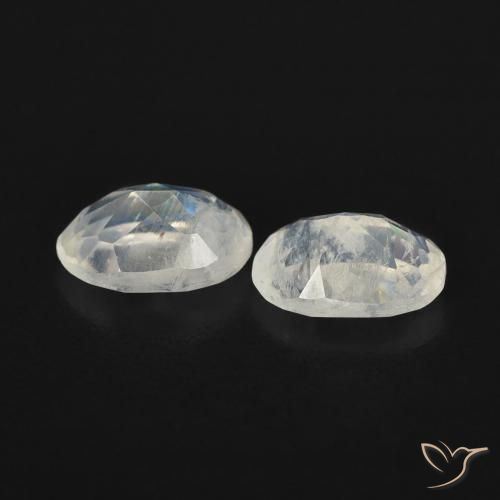 Gemme di Pietra di luna arcobaleno Bianco bluastro naturale da 0.82 ct, Ovale, Trasparente