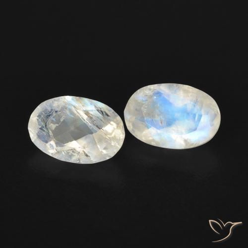 Gemme di Pietra di luna arcobaleno Bianco bluastro naturale da 0.88 ct, Ovale, Trasparente