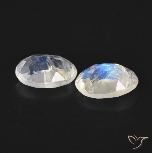 Gemme di Pietra di luna arcobaleno Bianco bluastro naturale da 0.84 ct, Ovale, Trasparente