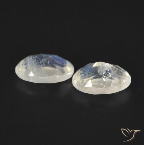 Gemme di Pietra di luna arcobaleno Bianco bluastro naturale da 0.87 ct, Ovale, Trasparente