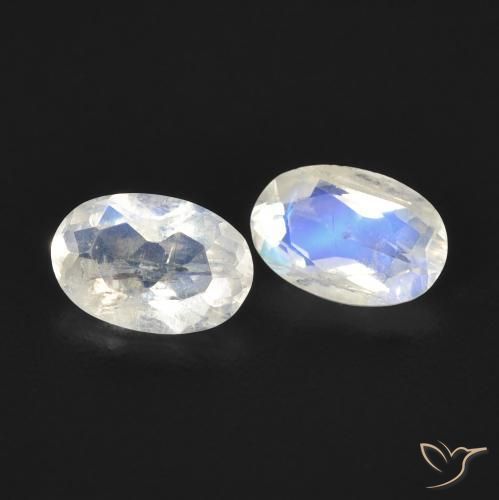 Gemme di Pietra di luna arcobaleno Bianco bluastro naturale da 0.73 ct, Ovale, Trasparente