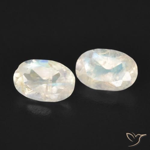 Gemme di Pietra di luna arcobaleno Bianco bluastro naturale da 0.88 ct, Ovale, Trasparente