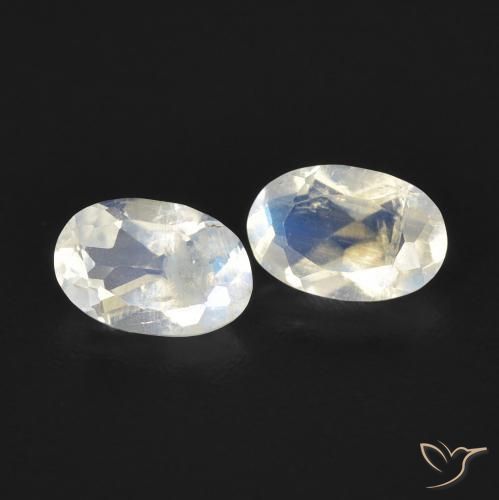 Gemme di Pietra di luna arcobaleno Bianco bluastro naturale da 0.77 ct, Ovale, Trasparente