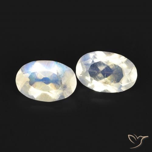 Gemme di Pietra di luna arcobaleno Bianco bluastro naturale da 0.90 ct, Ovale, Trasparente