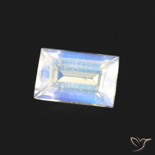 Pietra di luna arcobaleno Bianco bluastro naturale da 0.47 ct, Taglio a baguette, Trasparente